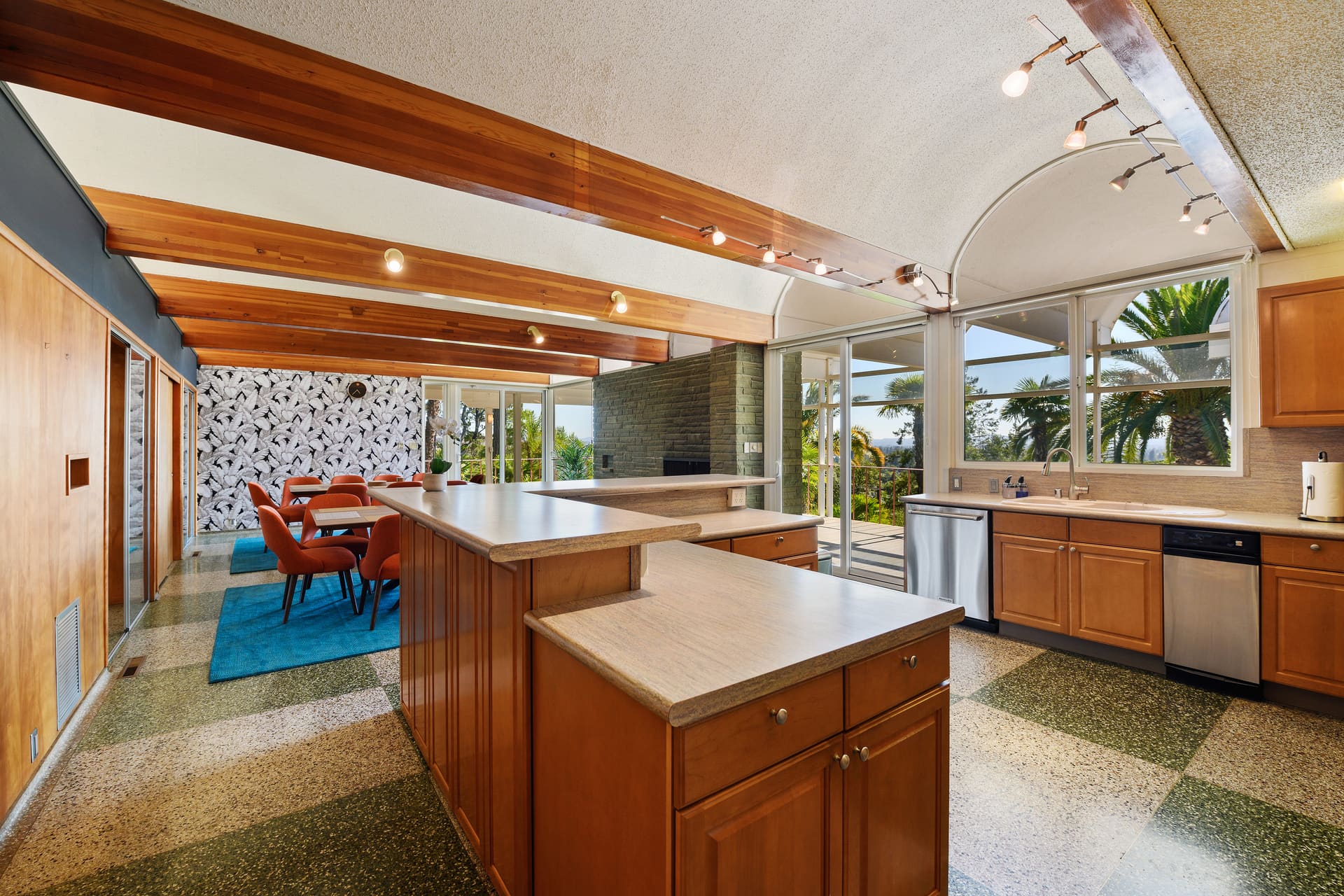 Iconia — The Kitchen