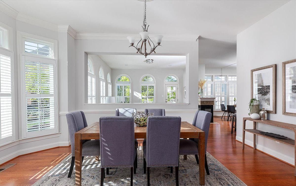 Yorktown — Living & Dining